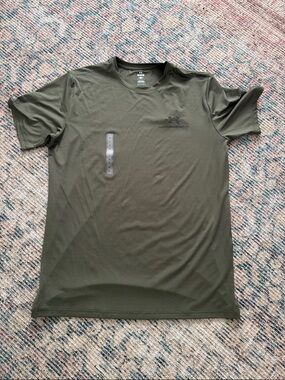 Under Armour men’s shirt